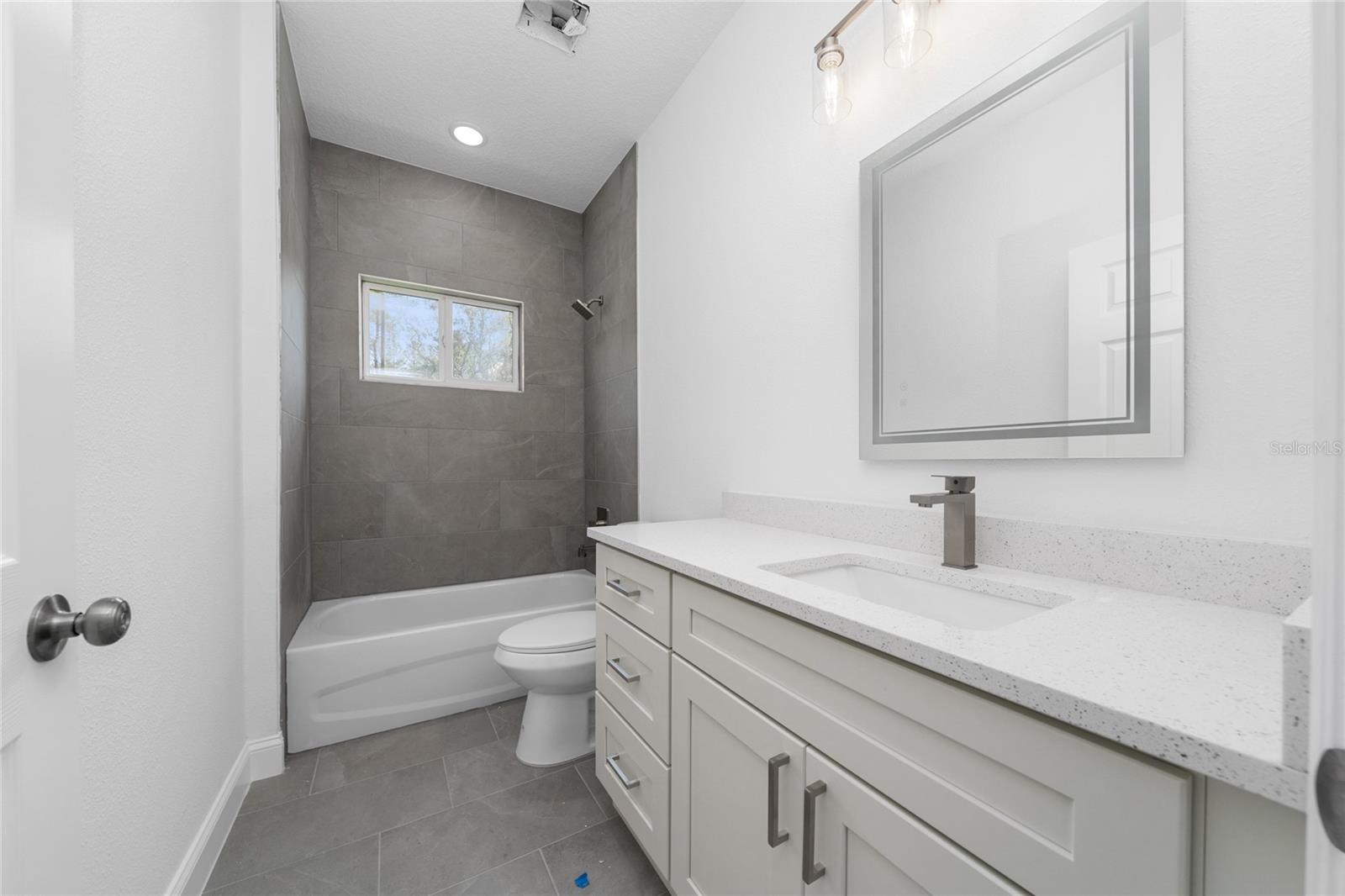 Image 14 of 35 For 13671 48th Court