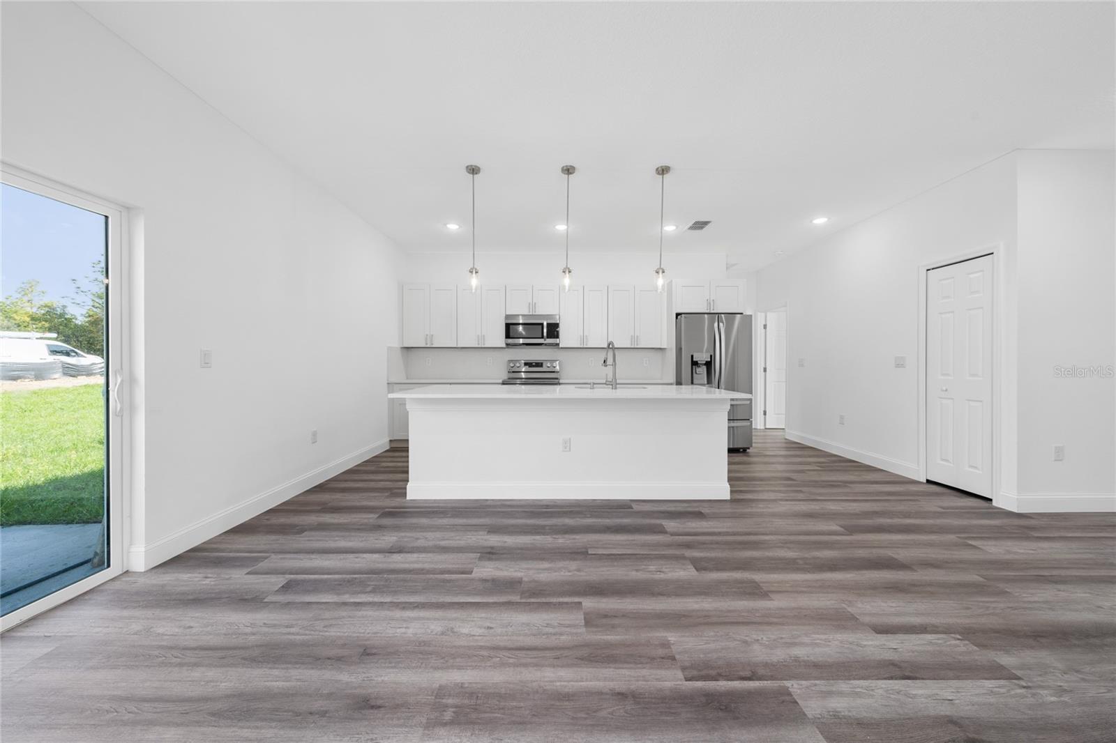 Image 4 of 35 For 13671 48th Court