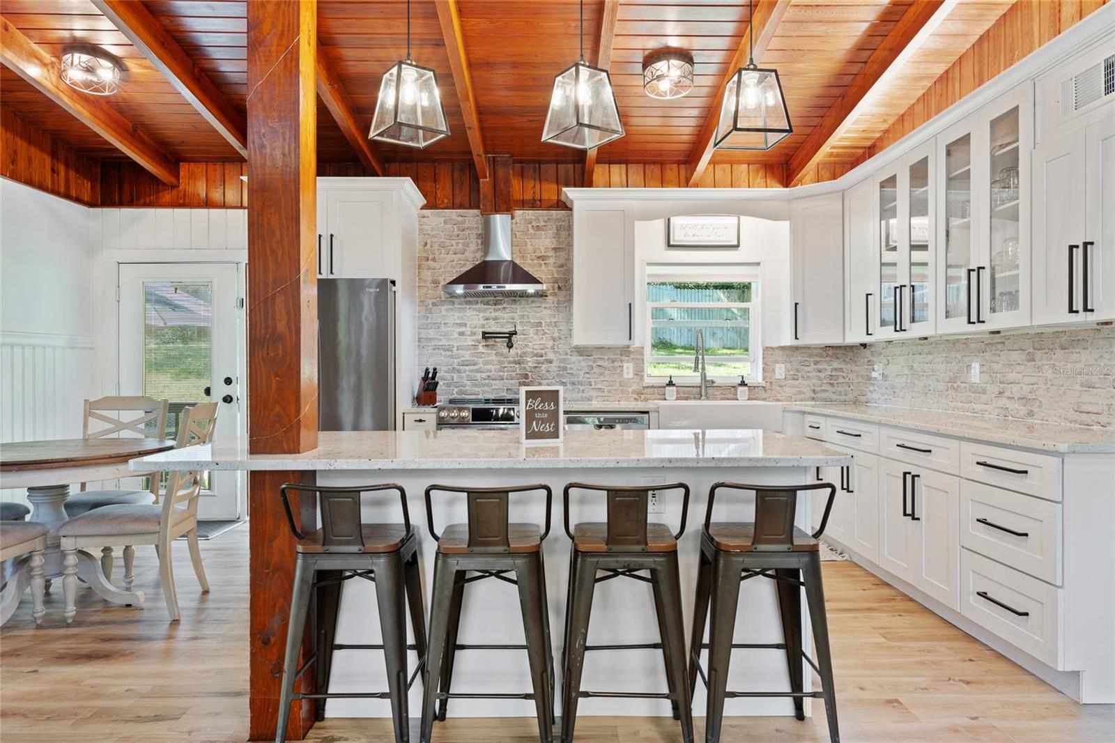 Image 19 of 42 For 1467 Hilltop Drive