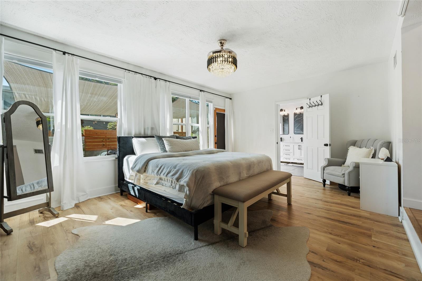 Image 23 of 42 For 1467 Hilltop Drive