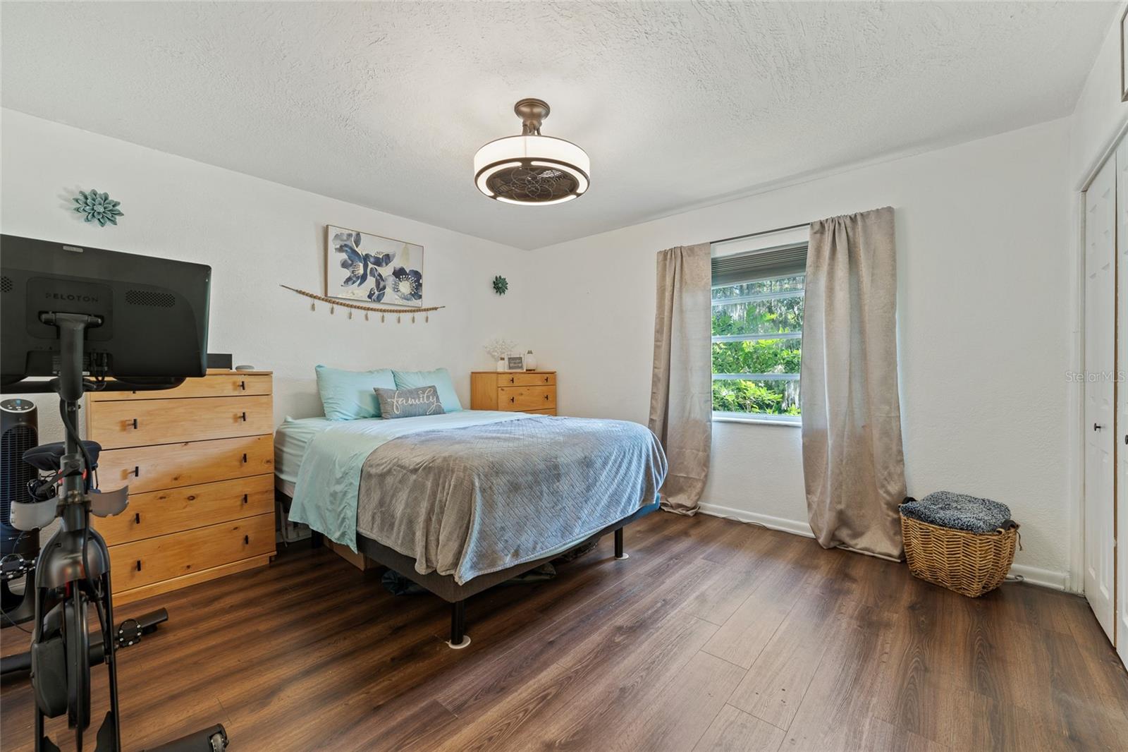 Image 34 of 42 For 1467 Hilltop Drive