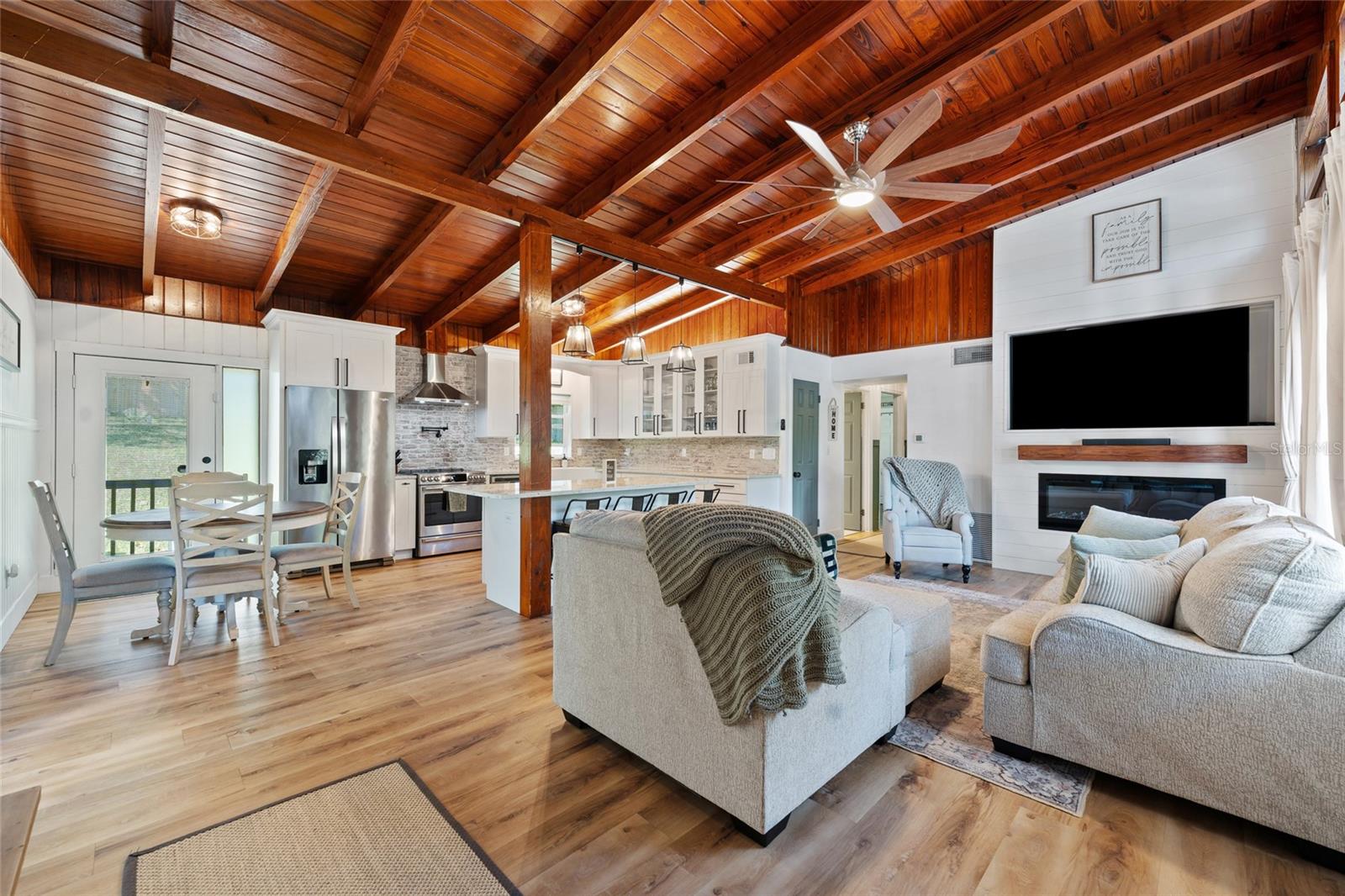 Image 9 of 42 For 1467 Hilltop Drive