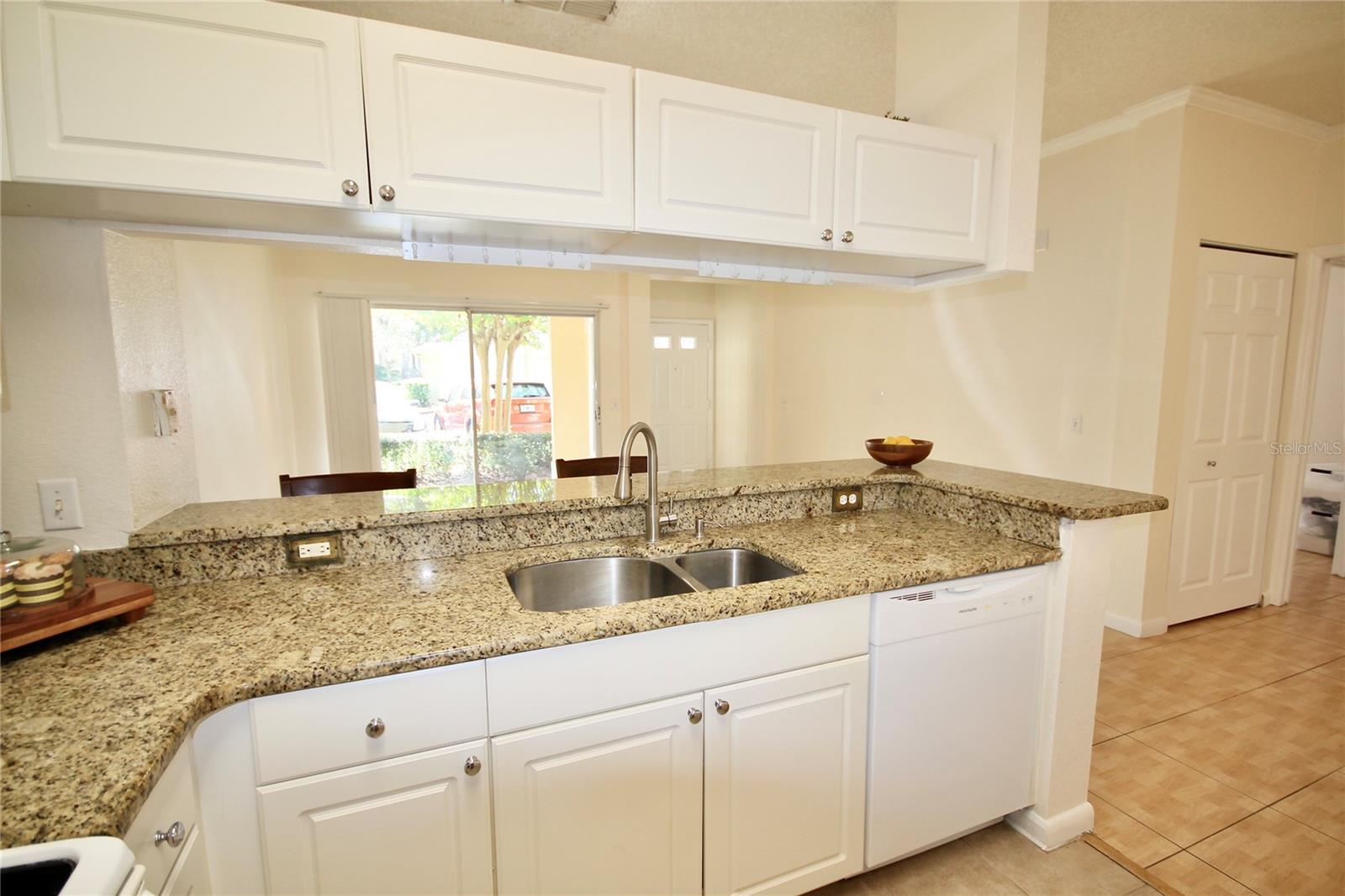 Image 10 of 33 For 913 Arbor Lakes Circle 913