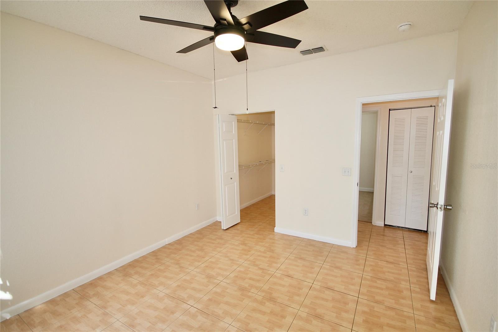 Image 18 of 33 For 913 Arbor Lakes Circle 913