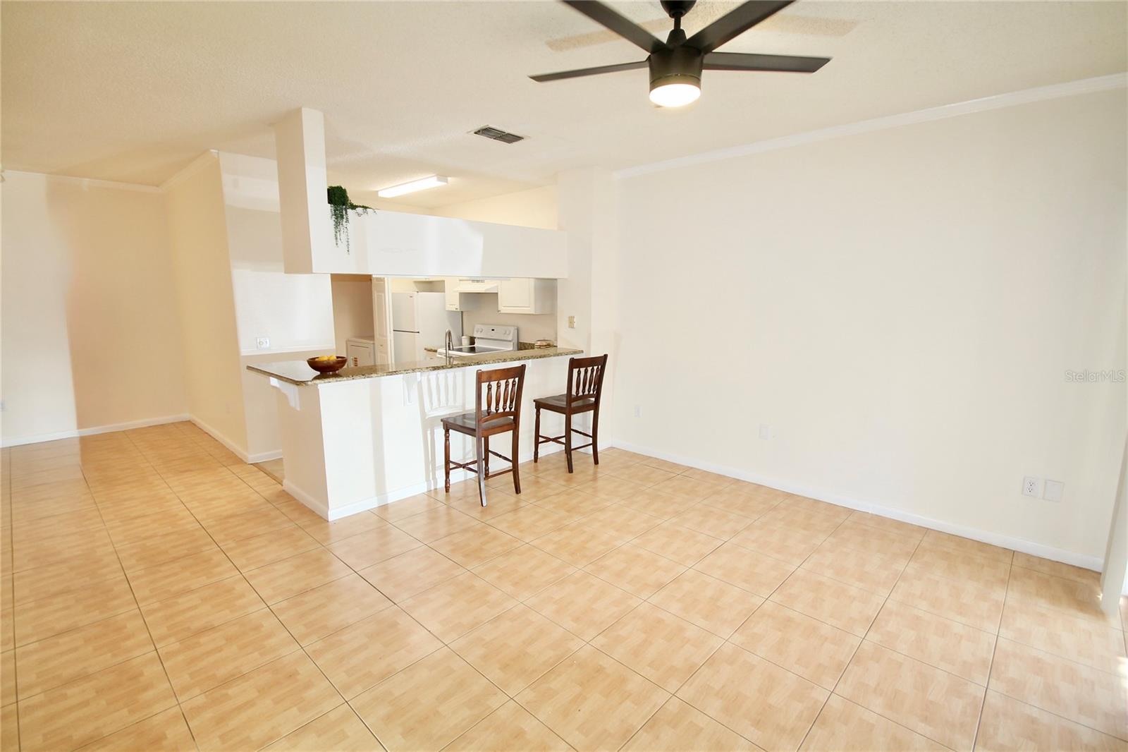 Image 4 of 33 For 913 Arbor Lakes Circle 913