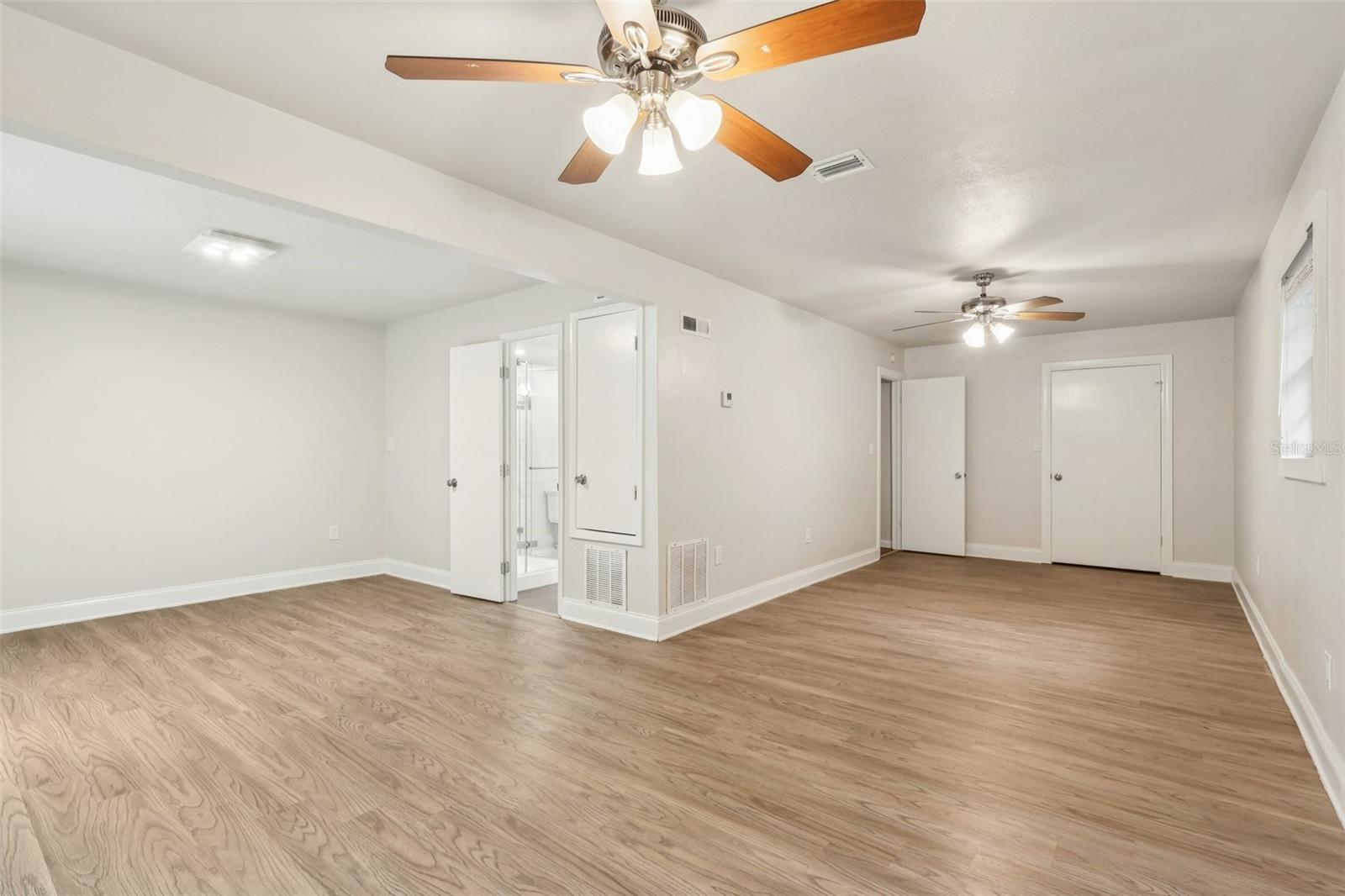 Image 14 of 29 For 104 Hallmark Court