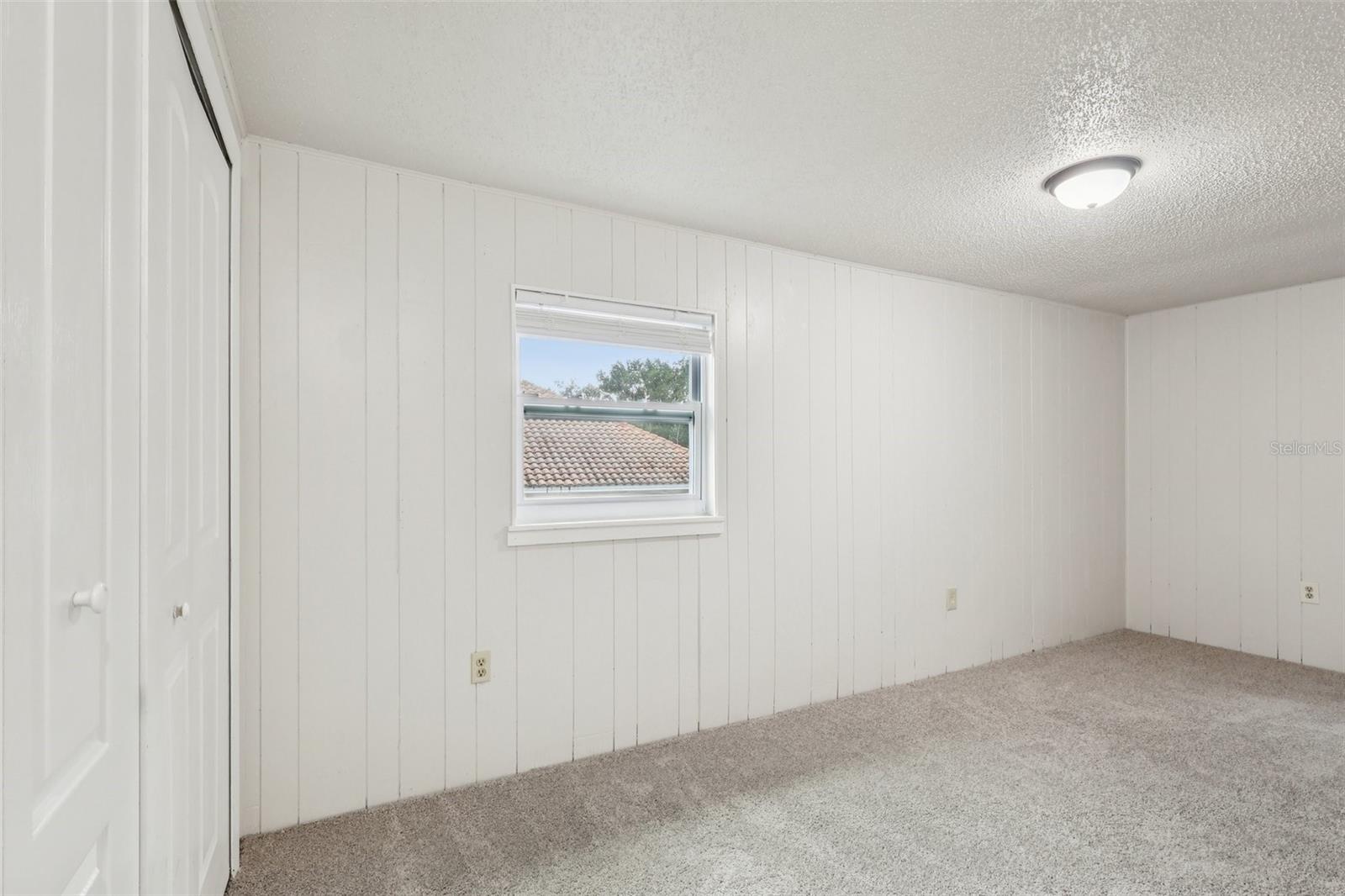 Image 21 of 29 For 104 Hallmark Court