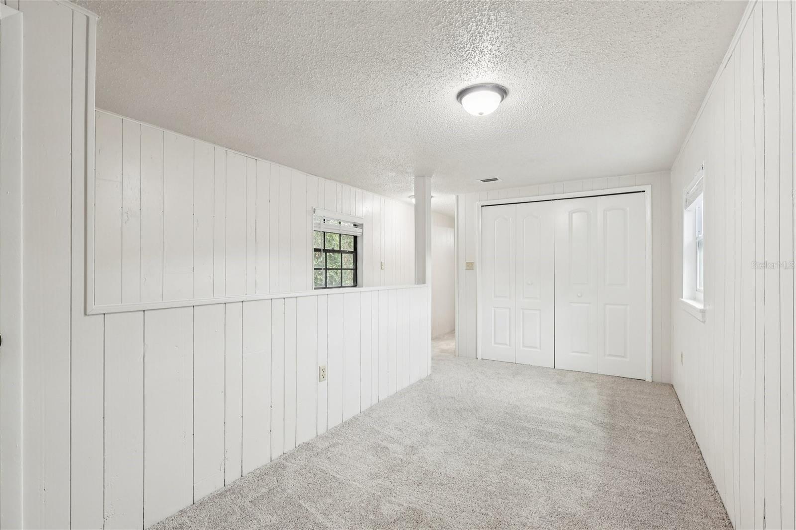 Image 22 of 29 For 104 Hallmark Court