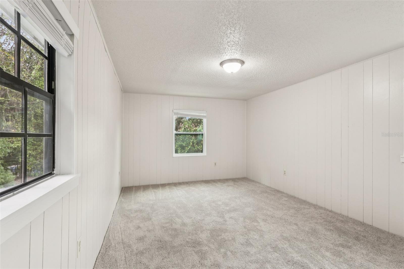 Image 23 of 29 For 104 Hallmark Court