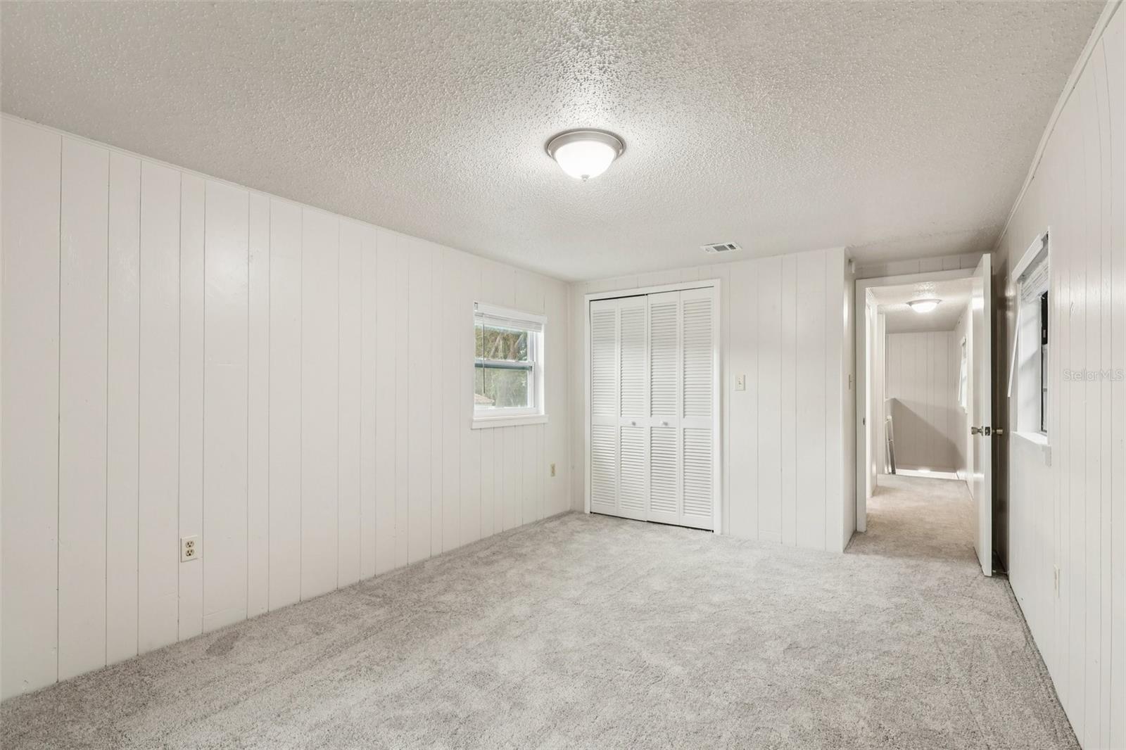 Image 24 of 29 For 104 Hallmark Court