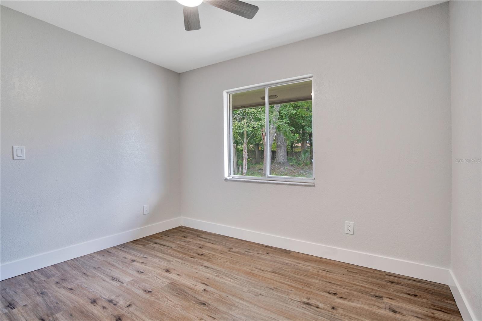 Image 22 of 34 For 209 Twelve League Circle