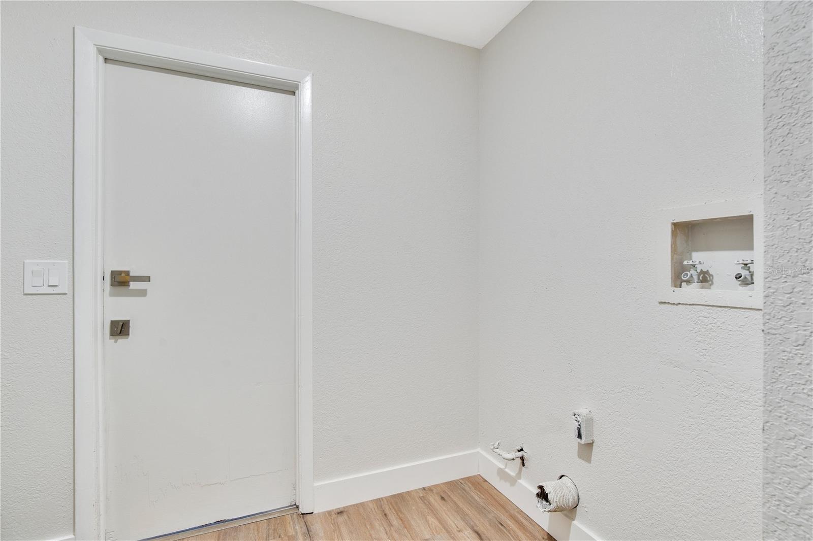 Image 23 of 34 For 209 Twelve League Circle