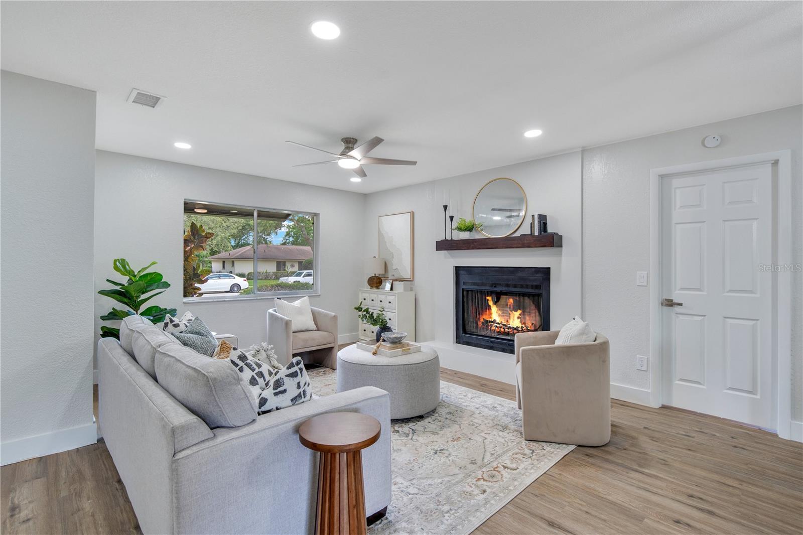 Image 4 of 34 For 209 Twelve League Circle