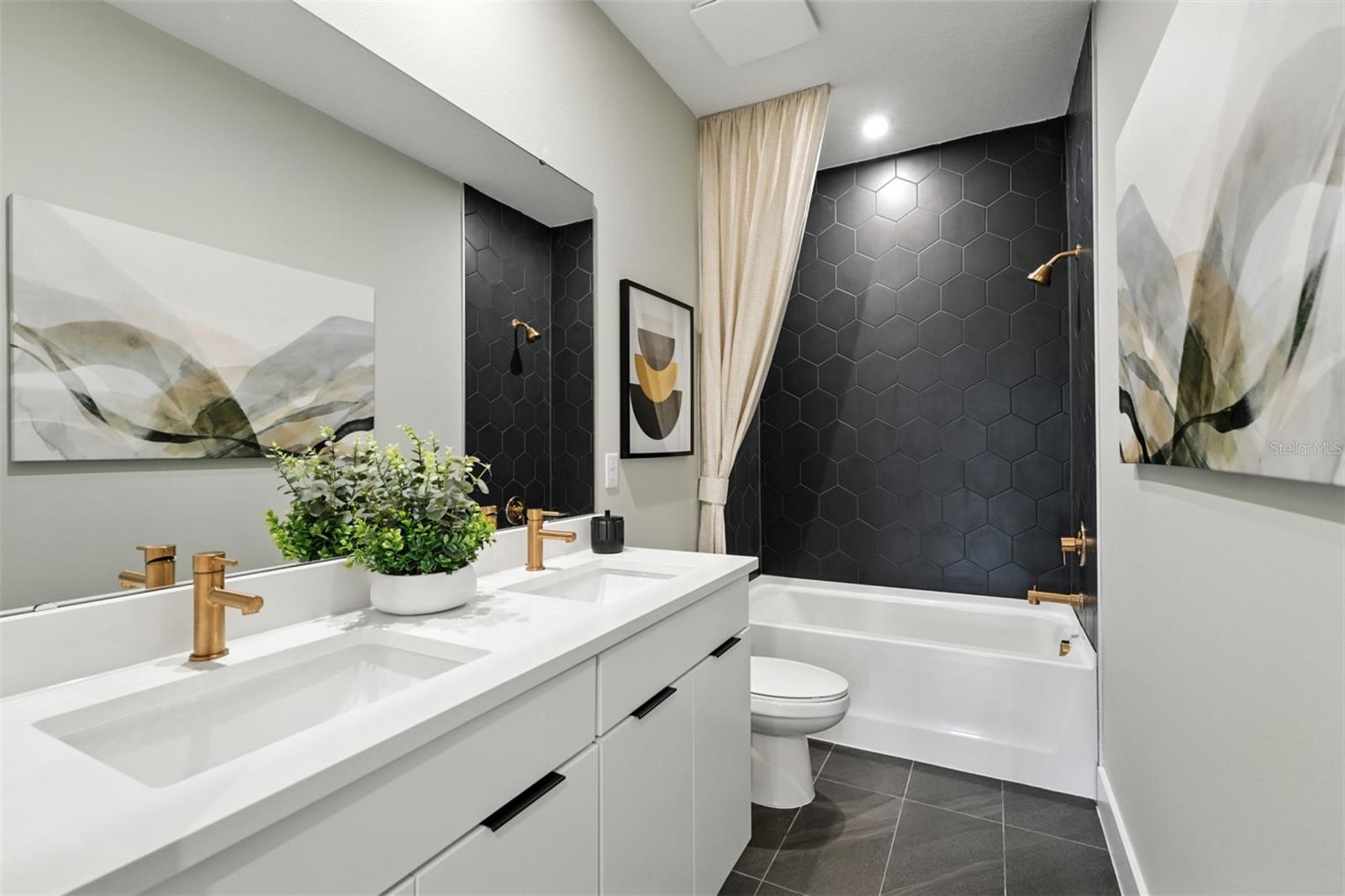 Image 13 of 29 For 2398 Celebration Boulevard