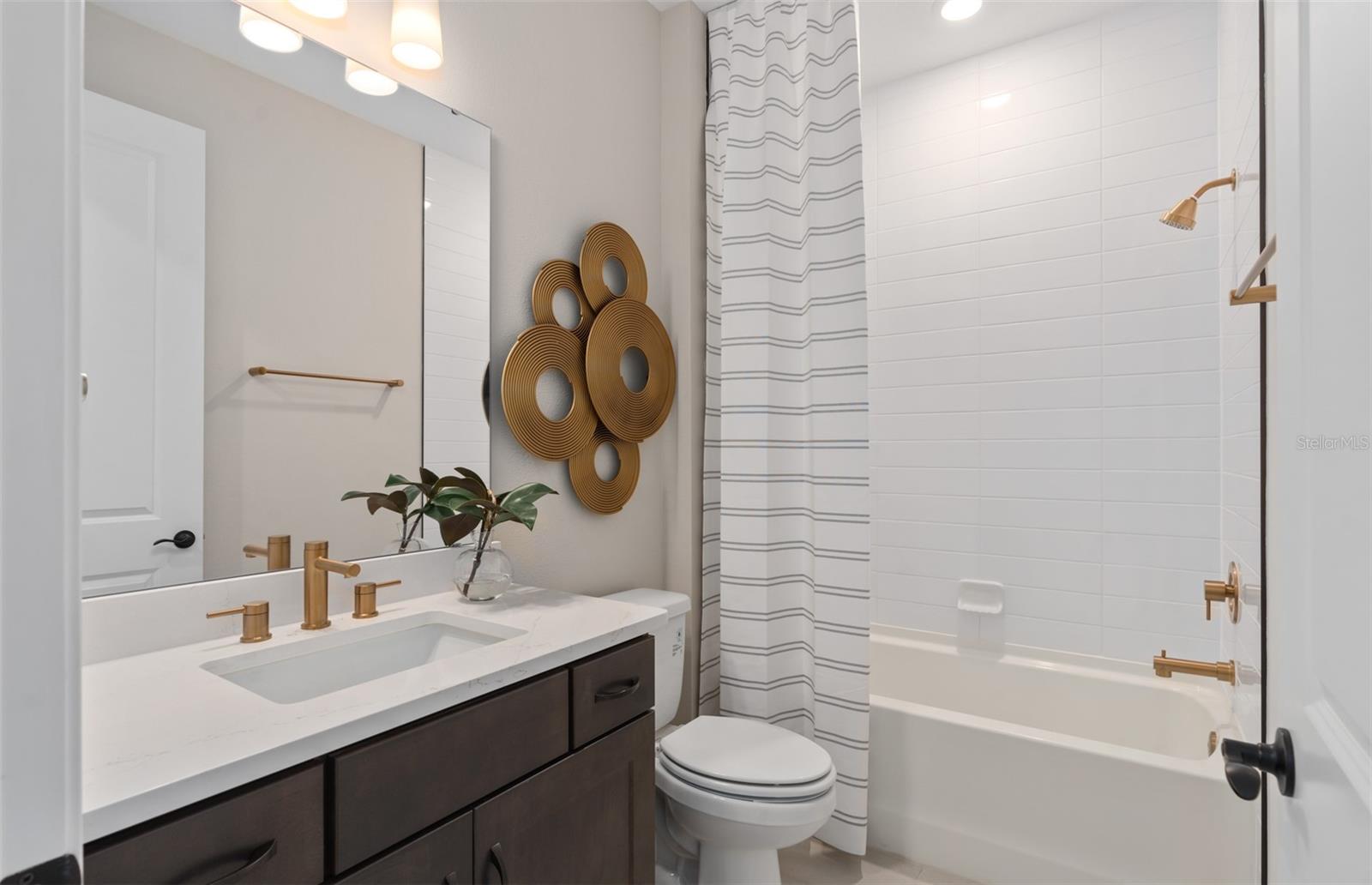 Image 31 of 32 For 9983 Leafy Oak Street
