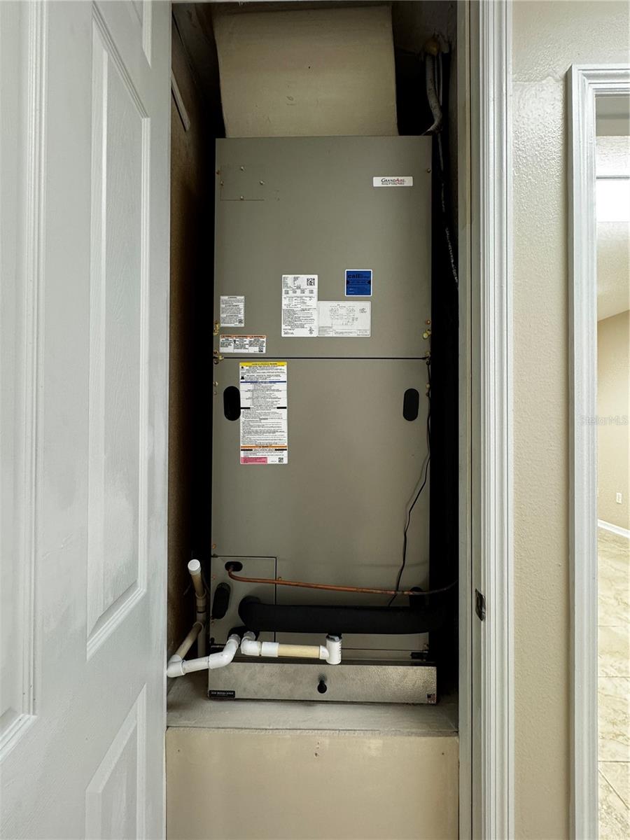 Image 17 of 19 For 3229 Hillsdale Lane