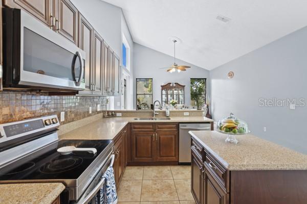 Image 16 of 49 For 1025 Oceanbreeze Court