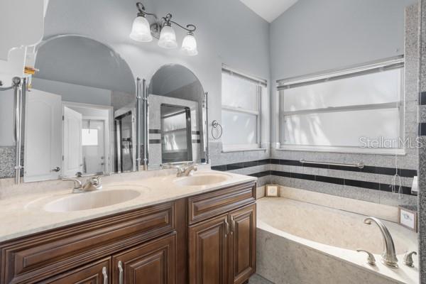 Image 24 of 49 For 1025 Oceanbreeze Court