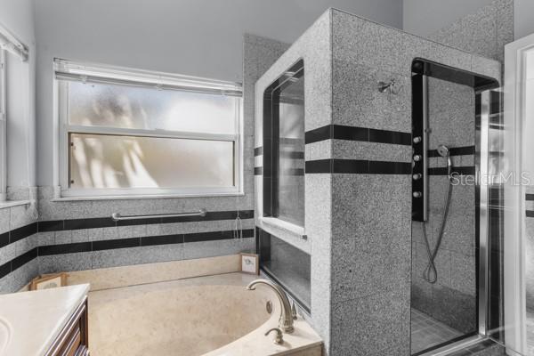 Image 25 of 49 For 1025 Oceanbreeze Court