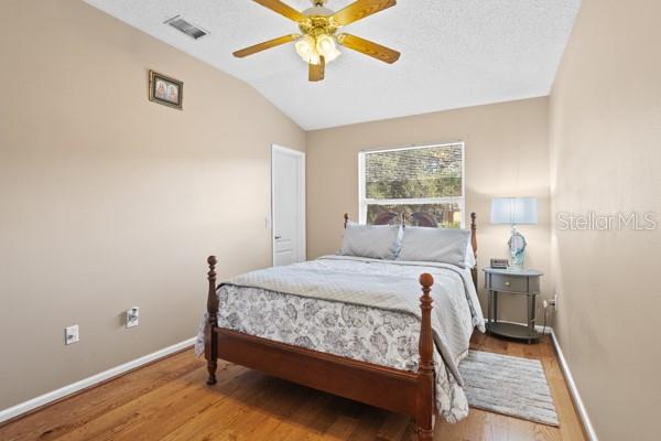 Image 28 of 49 For 1025 Oceanbreeze Court