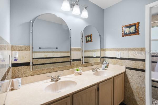 Image 30 of 49 For 1025 Oceanbreeze Court