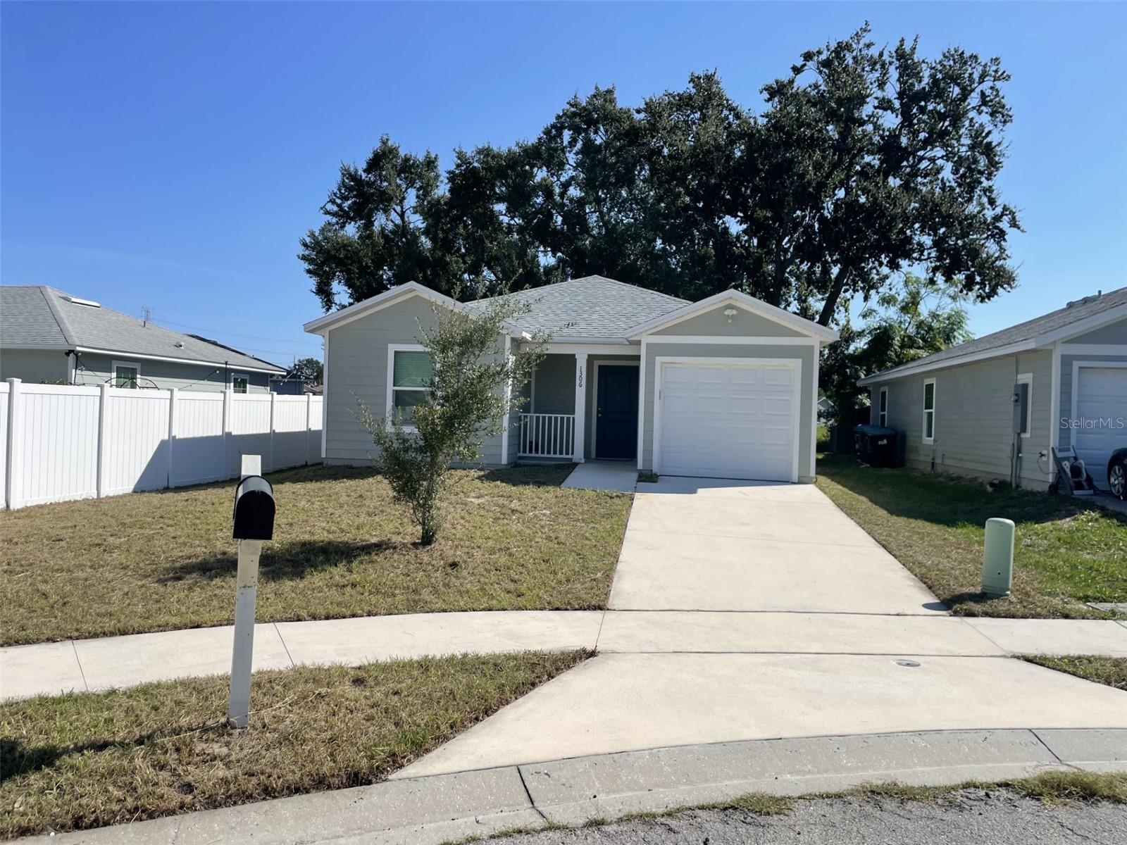 Image 2 of 20 For 1306 Ridge Pointe Dr.