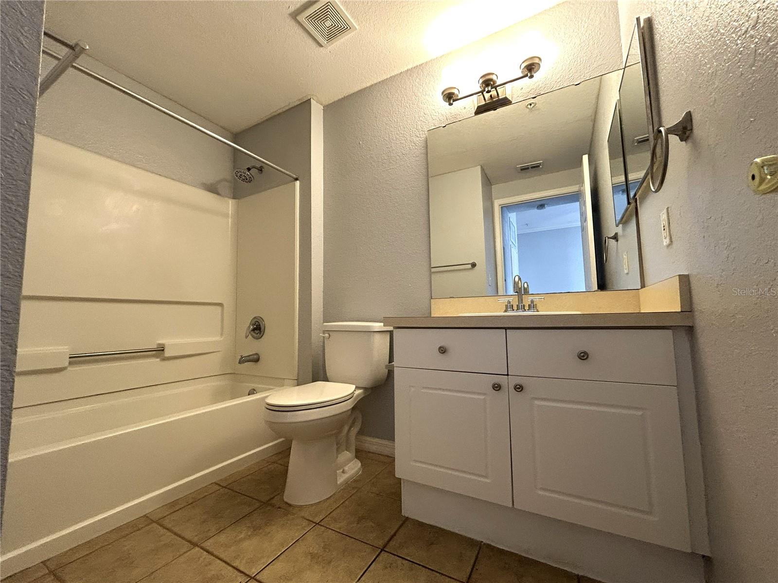 Image 10 of 13 For 141 Reserve Circle 105