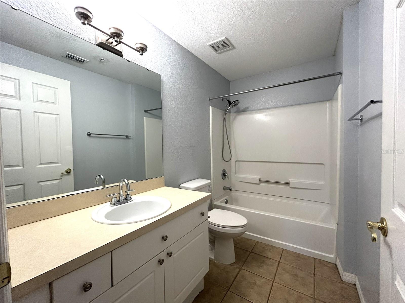 Image 8 of 13 For 141 Reserve Circle 105