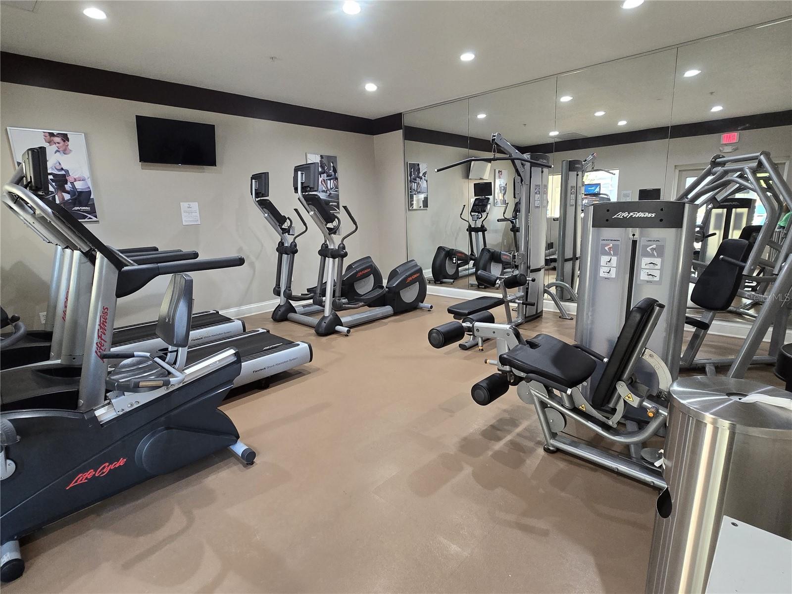 Image 4 of 10 For 7383 Universal Boulevard 408