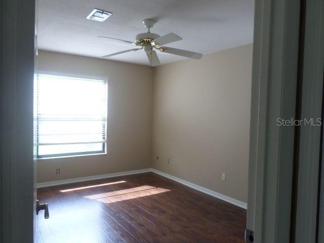 Image 9 of 15 For 210 Banbury Court