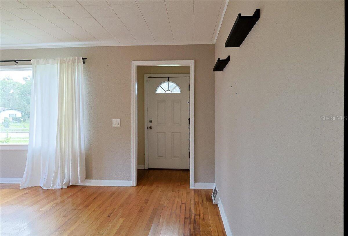 Image 10 of 31 For 731 Voorhis Avenue