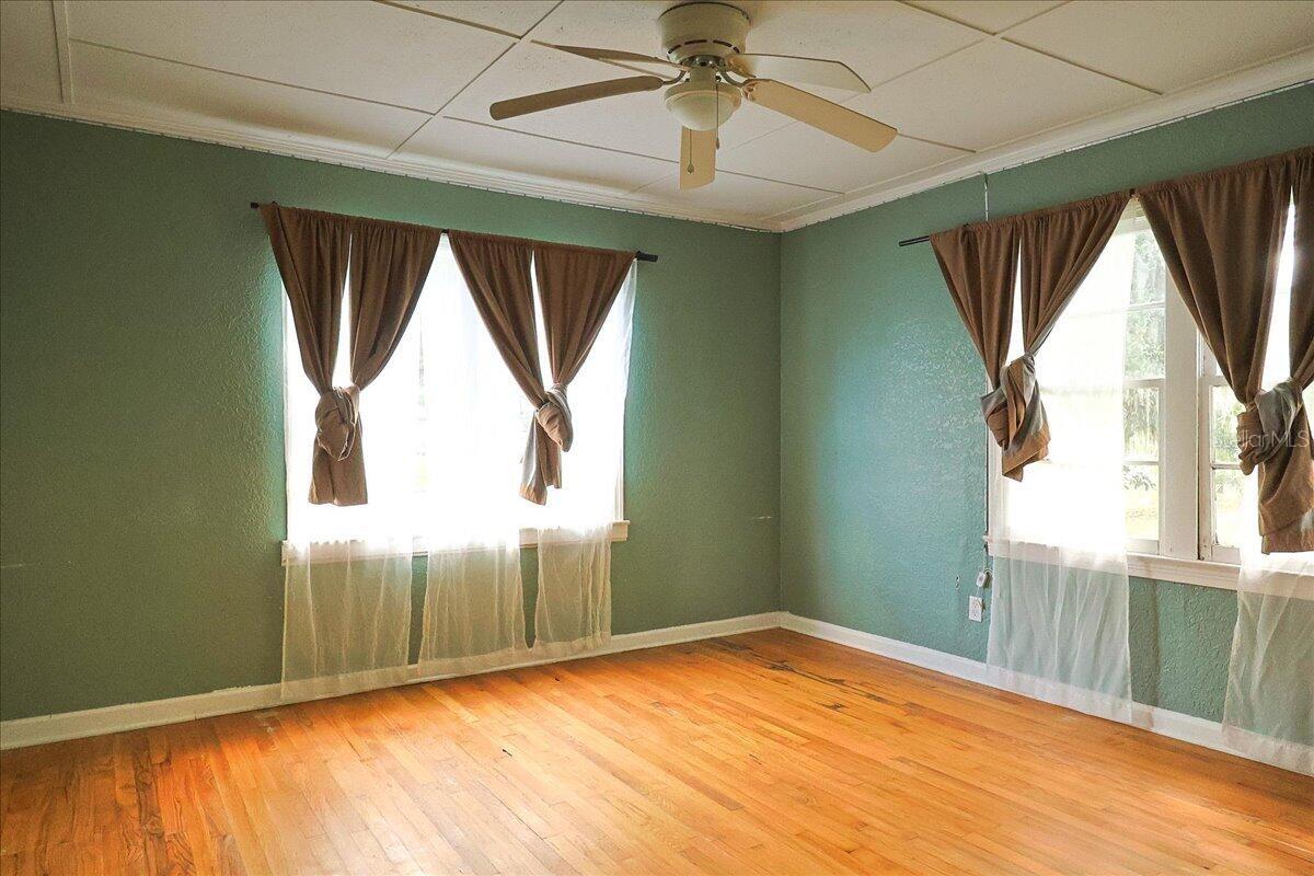 Image 12 of 31 For 731 Voorhis Avenue