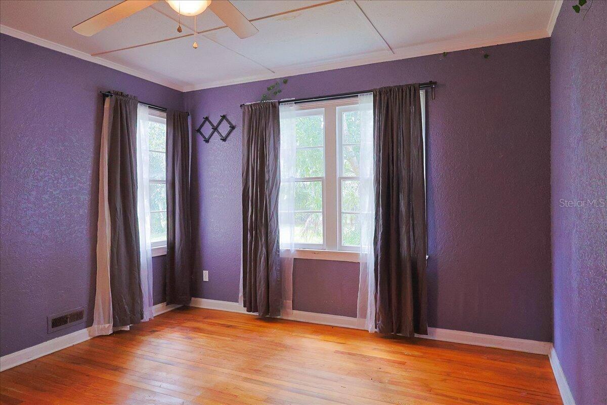 Image 14 of 31 For 731 Voorhis Avenue