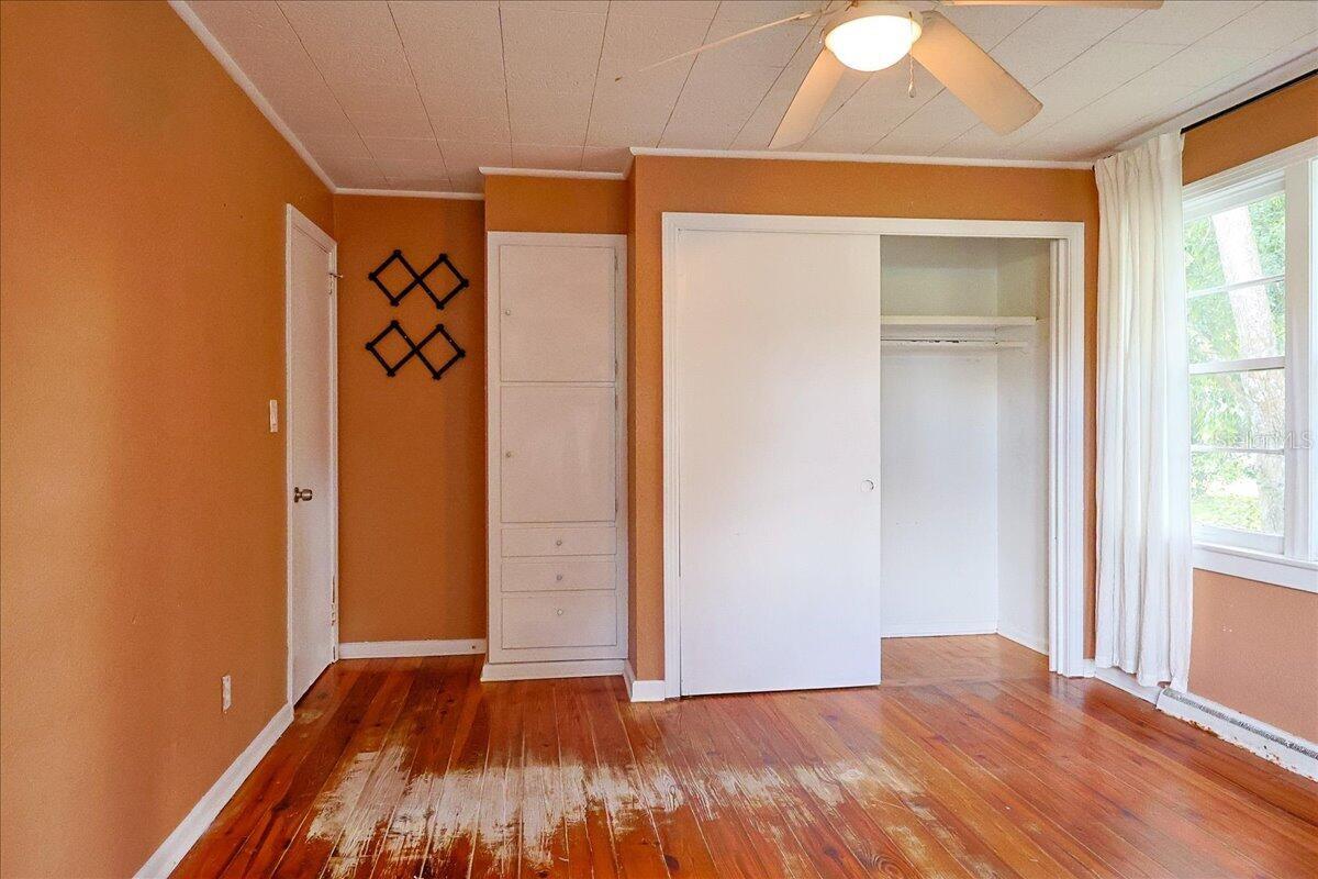 Image 22 of 31 For 731 Voorhis Avenue