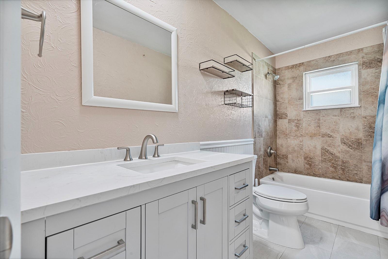 Image 16 of 28 For 5556 Memorial Drive