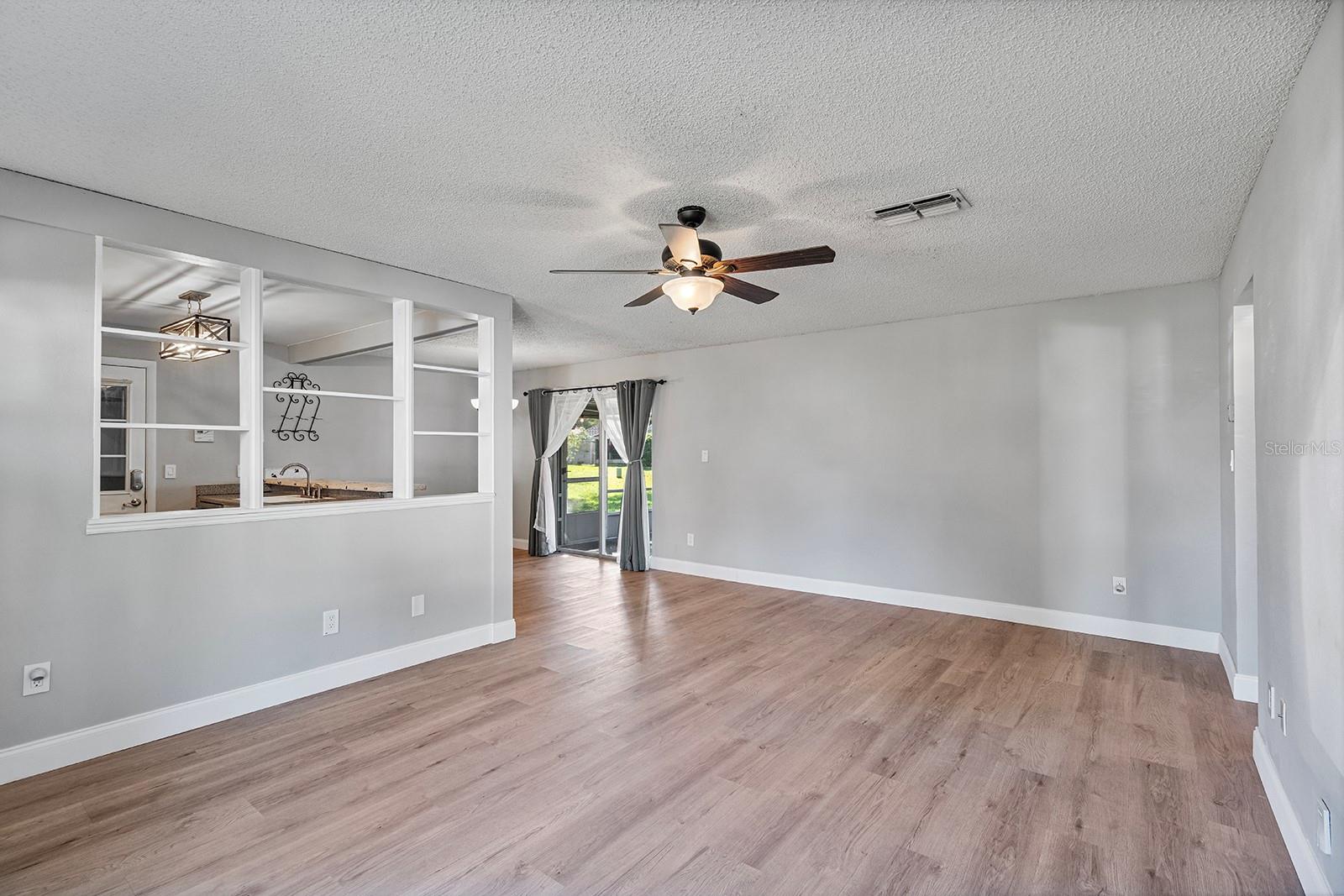 Image 9 of 28 For 5556 Memorial Drive