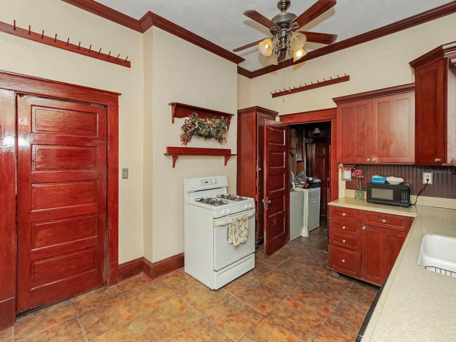 Image 14 of 27 For 1920 Sanford Avenue