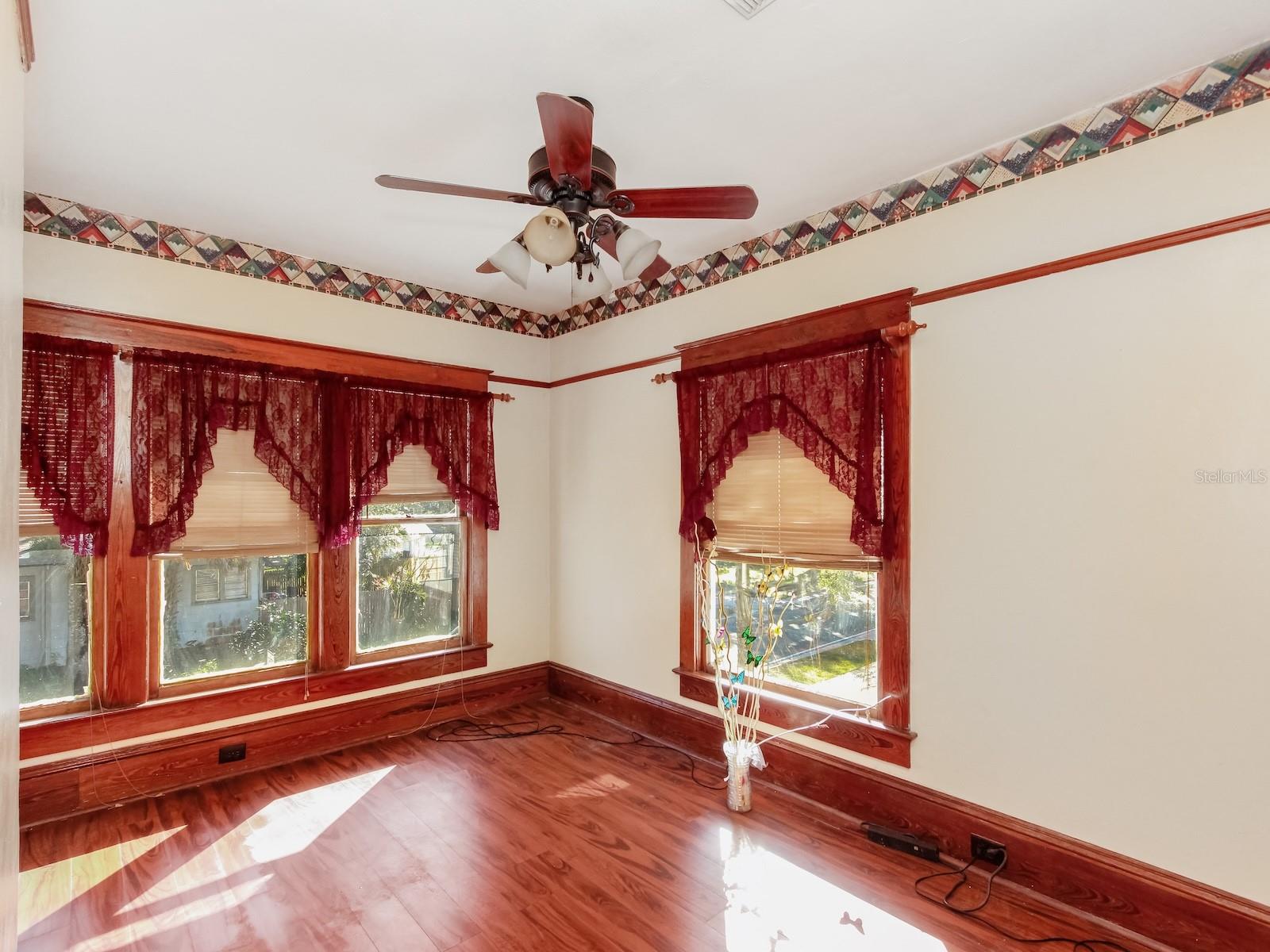 Image 18 of 27 For 1920 Sanford Avenue