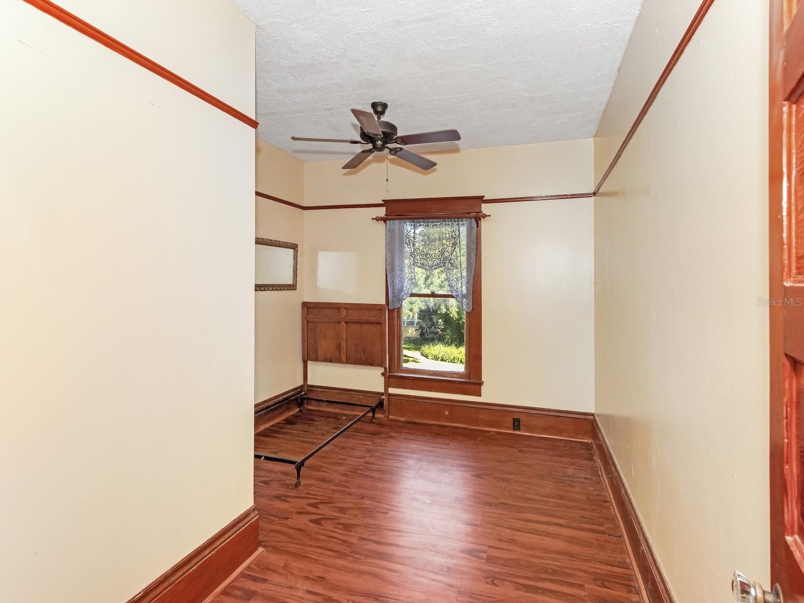 Image 19 of 27 For 1920 Sanford Avenue