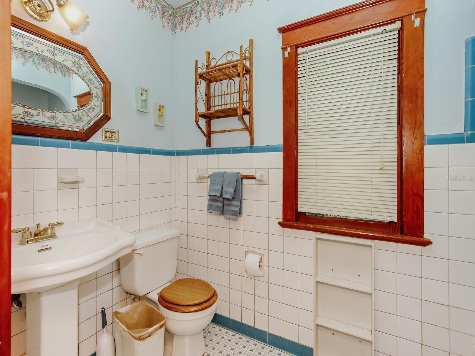 Image 23 of 27 For 1920 Sanford Avenue