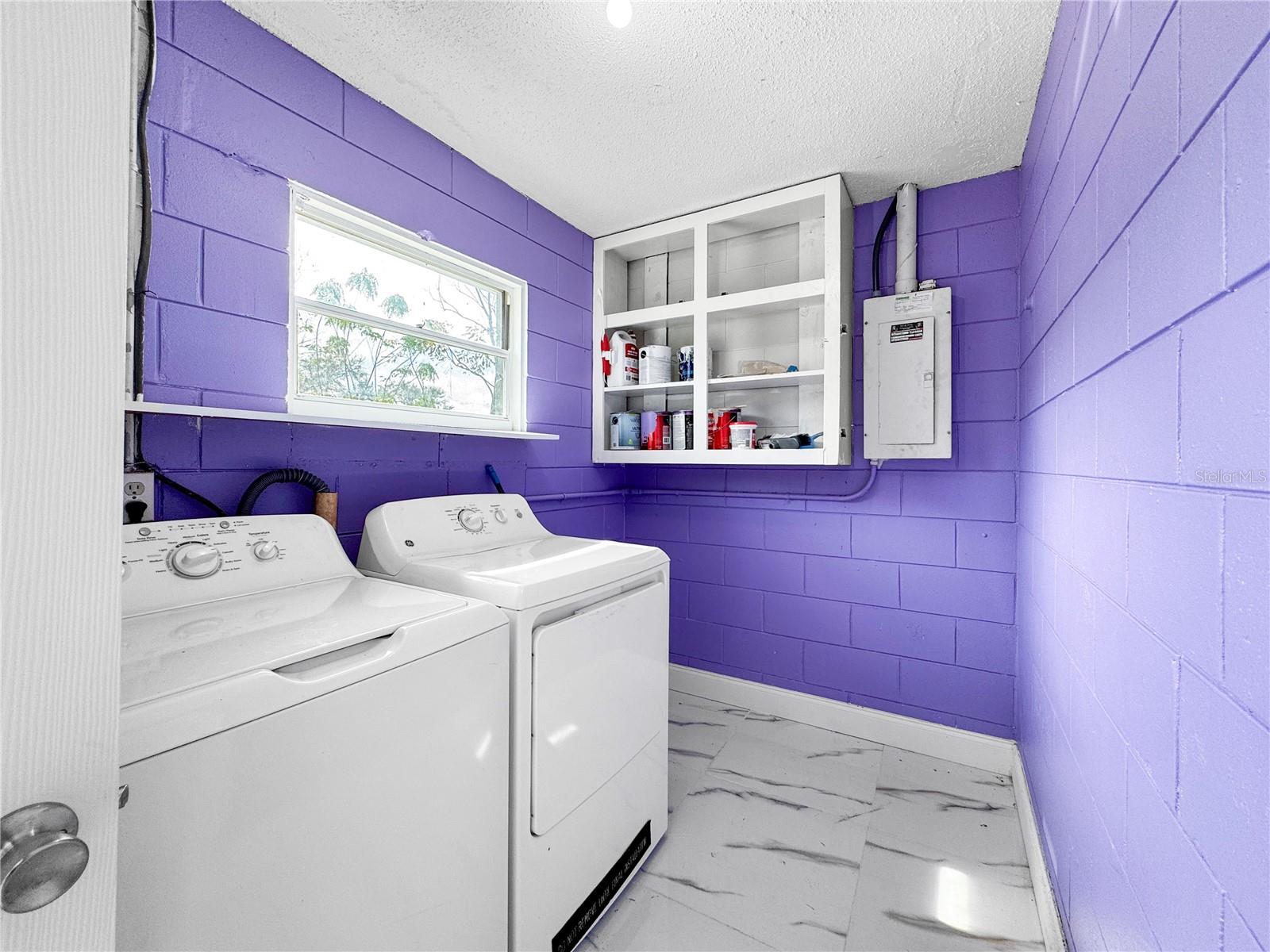 Image 9 of 20 For 517 3rd Court Sw