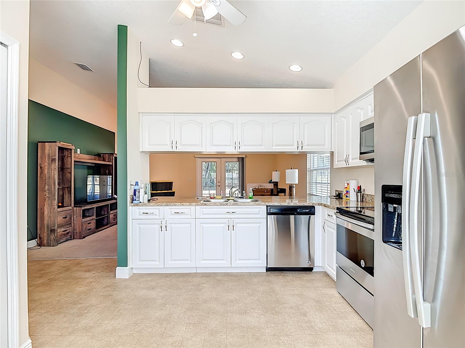 Image 18 of 56 For 6441 Pennsylvania Avenue