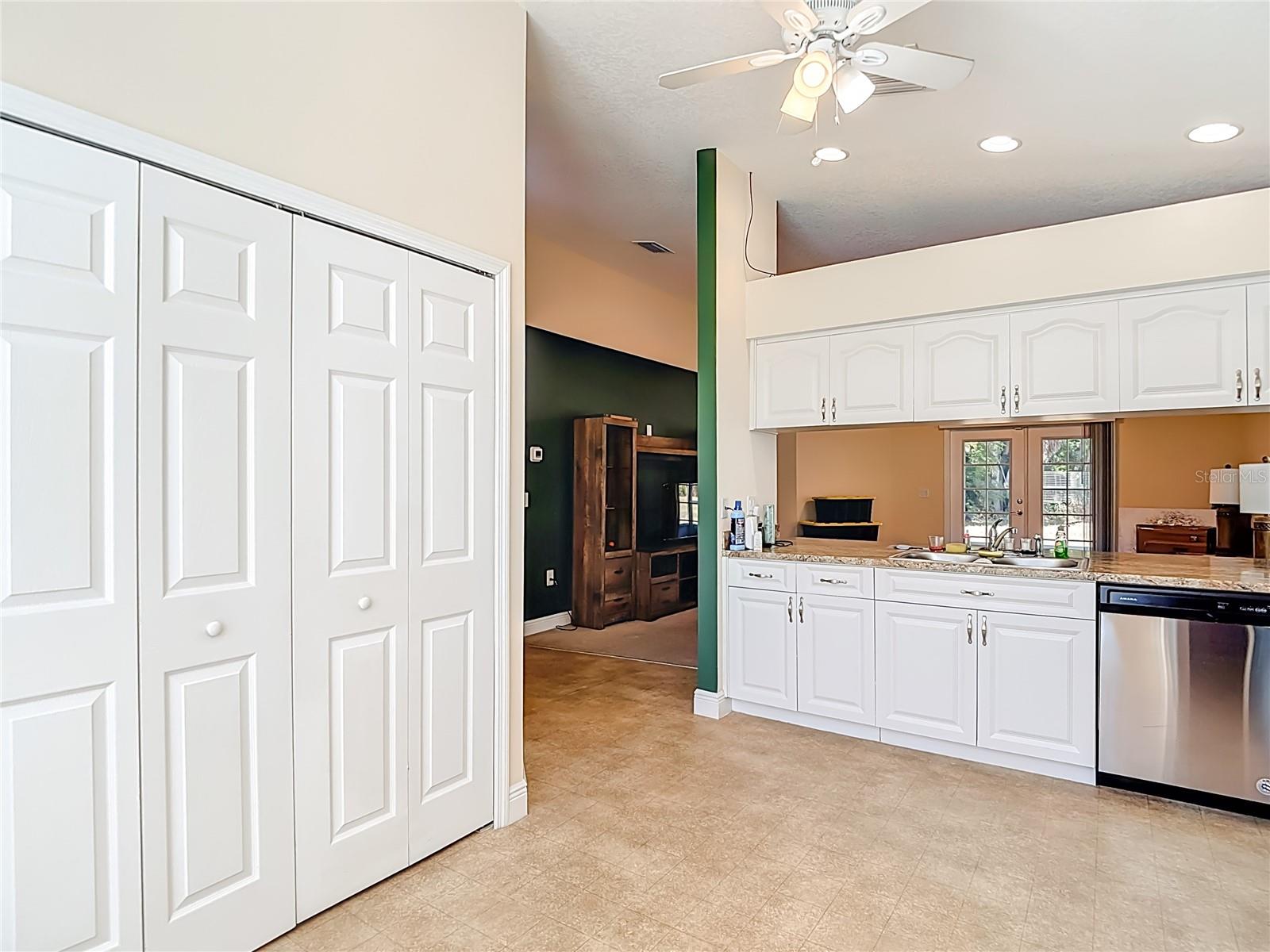 Image 19 of 56 For 6441 Pennsylvania Avenue