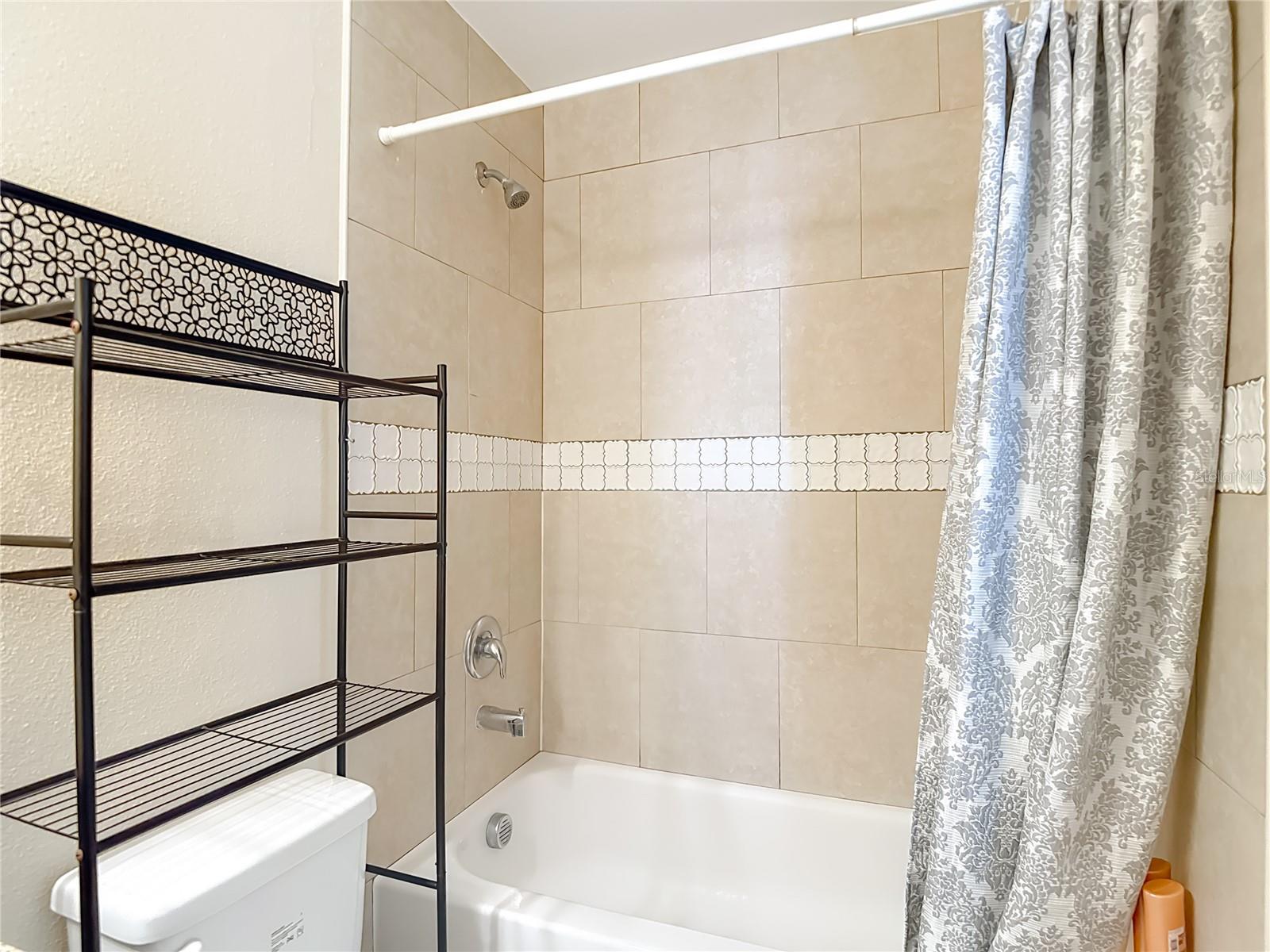 Image 24 of 56 For 6441 Pennsylvania Avenue