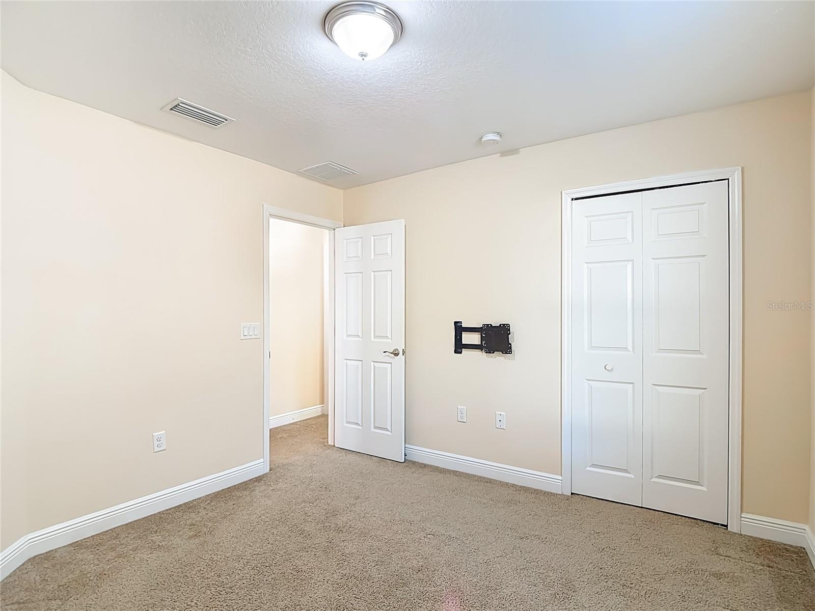 Image 31 of 56 For 6441 Pennsylvania Avenue