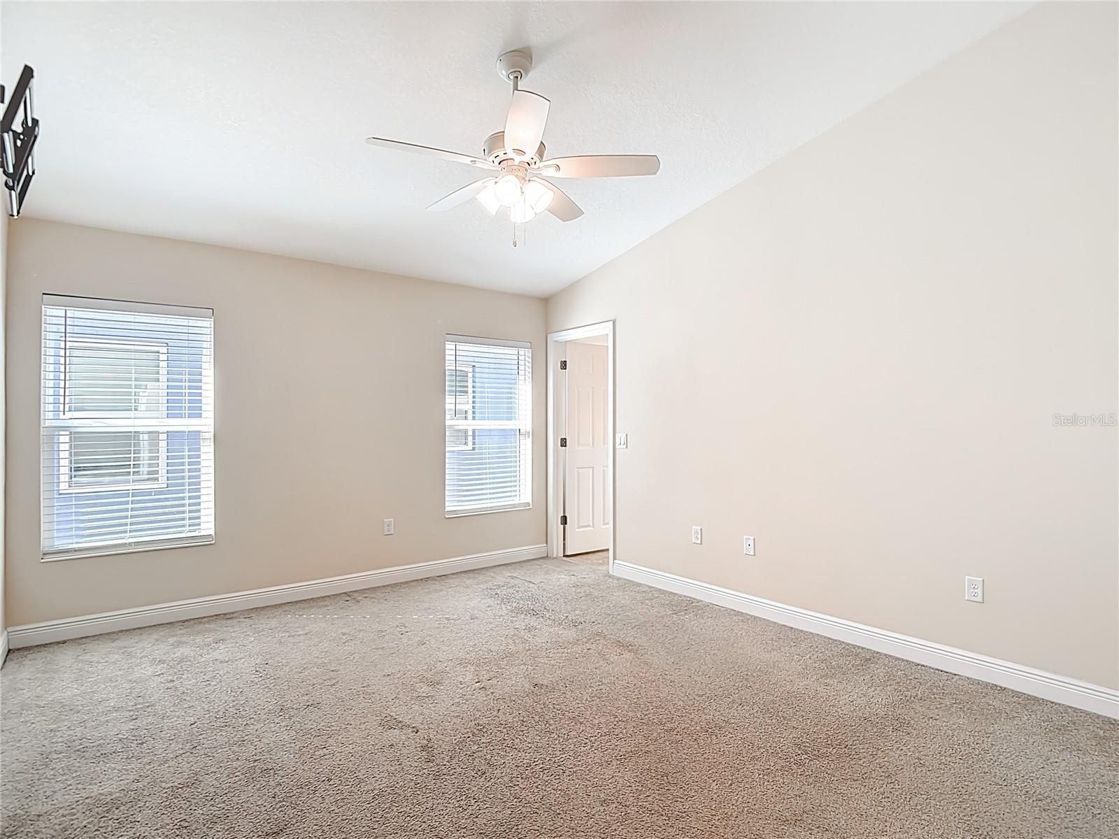 Image 38 of 56 For 6441 Pennsylvania Avenue