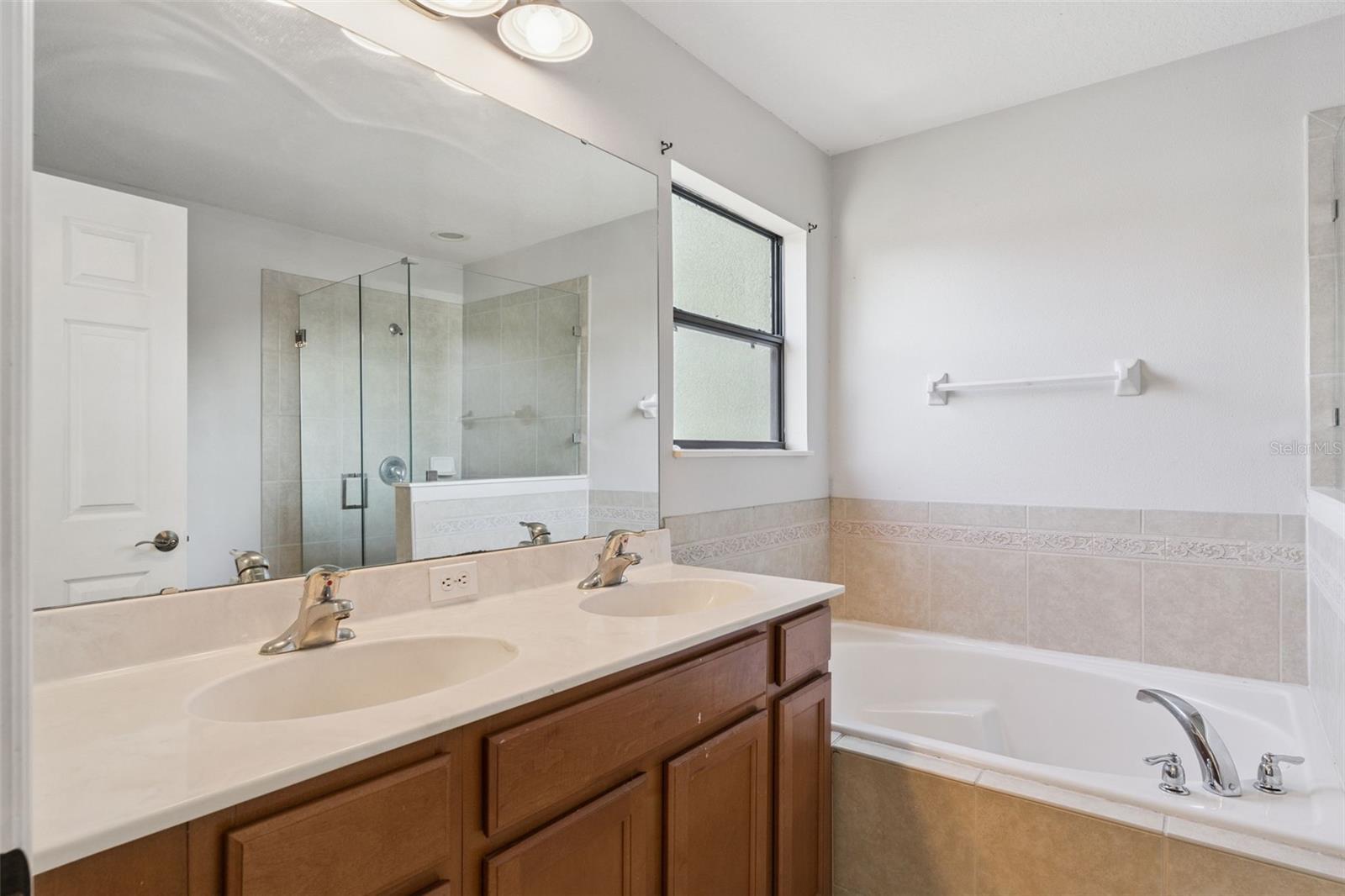 Image 13 of 30 For 13820 Beauregard Place