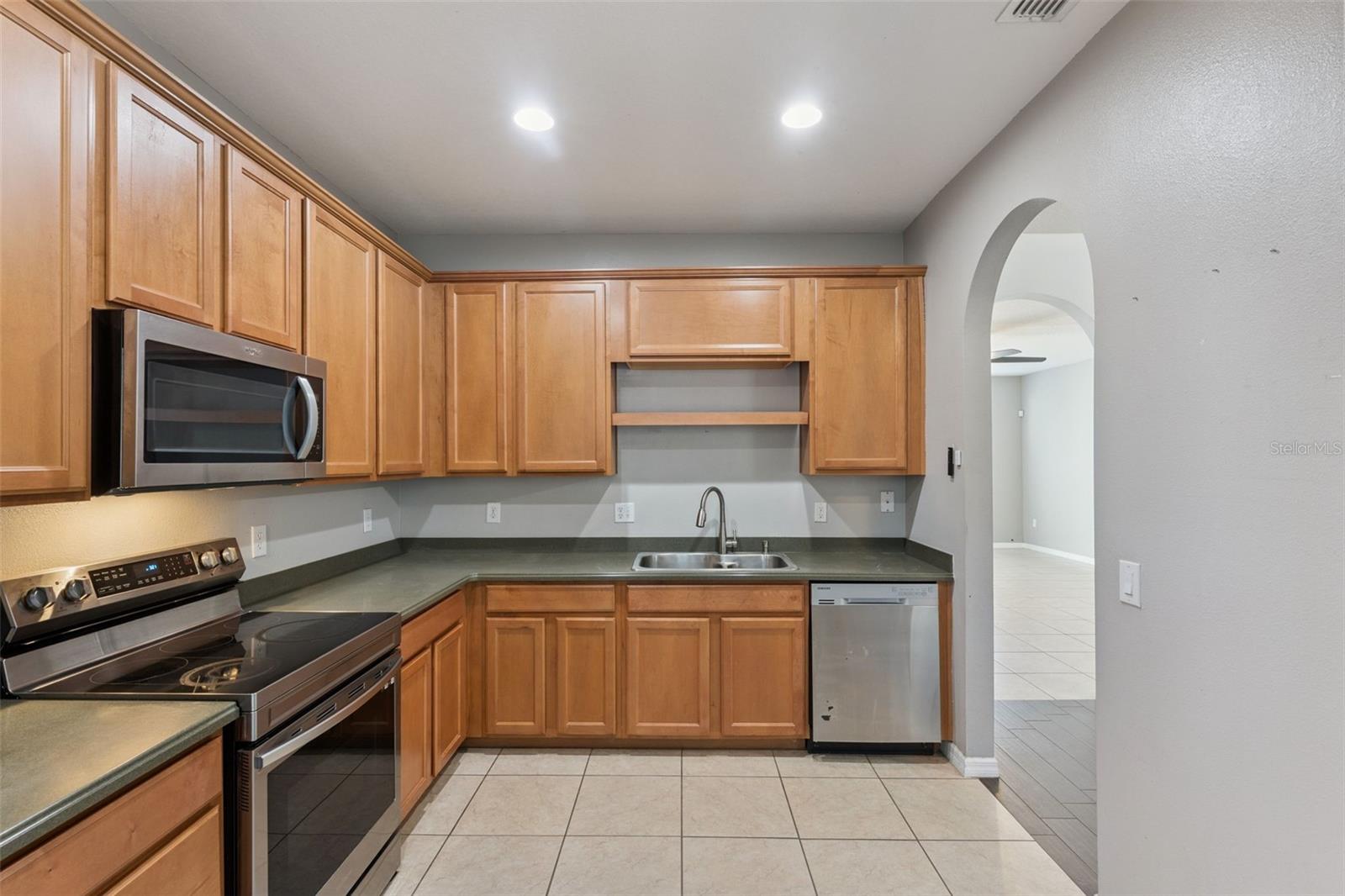 Image 6 of 30 For 13820 Beauregard Place