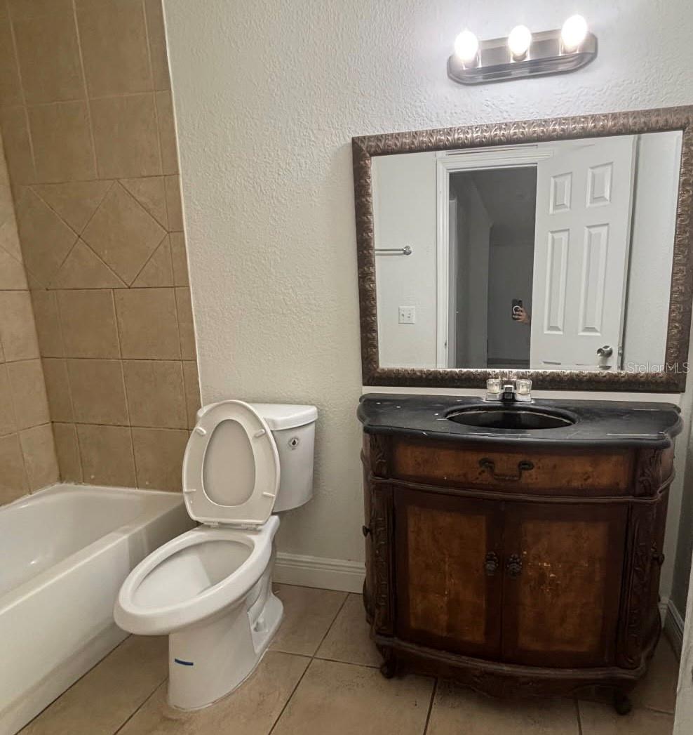 Image 3 of 6 For 1400 Eudora Road B19