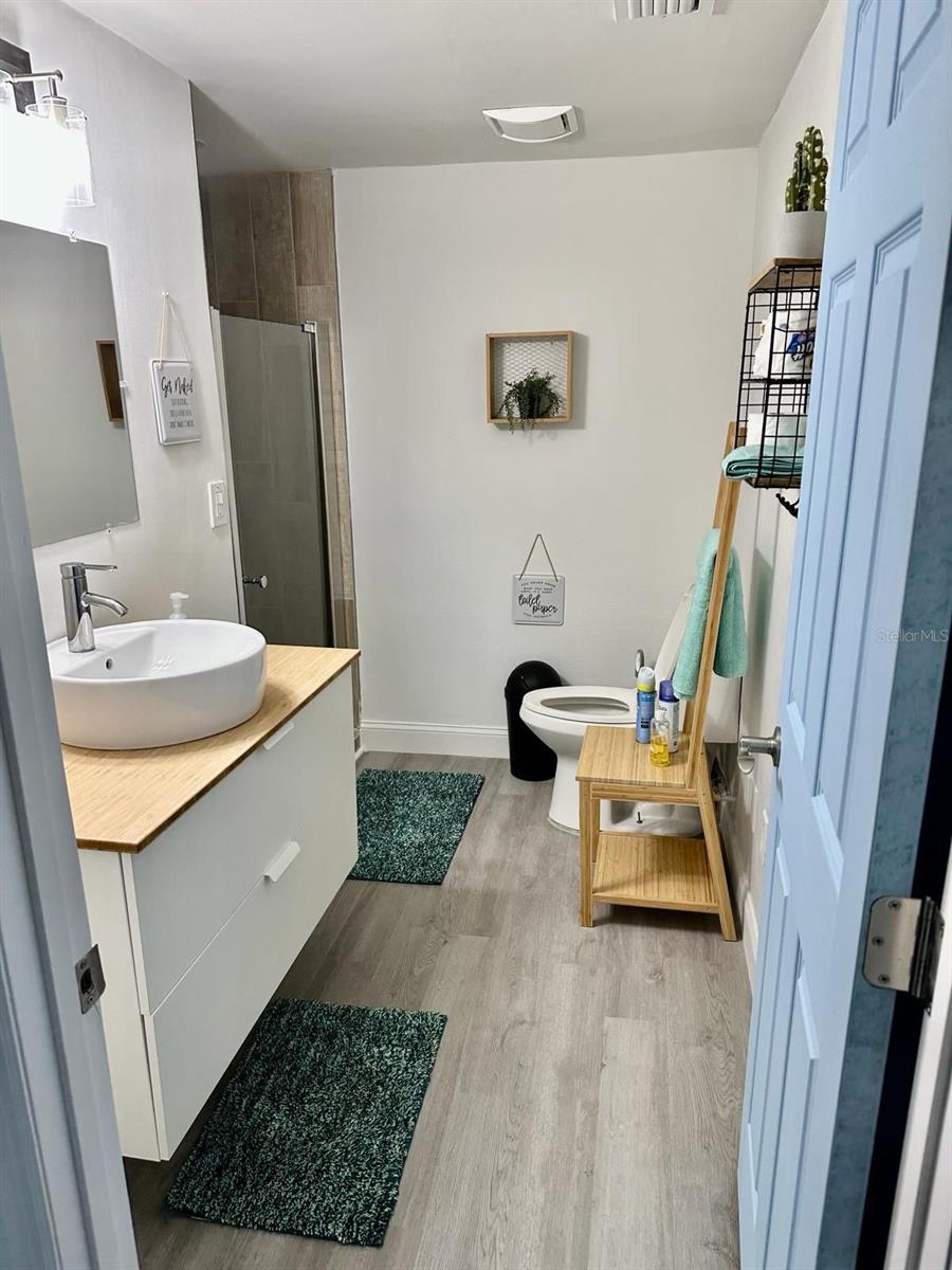 Image 21 of 27 For 1016 Beachwood Avenue
